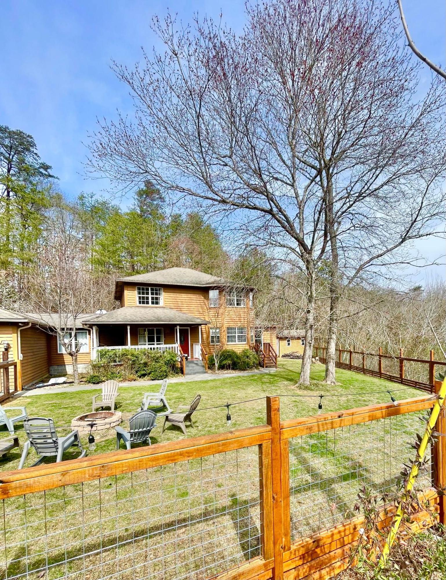 5Bedrooms*4King Beds*Outstanding Location*Hottub* Сев'єрвілл Екстер'єр фото