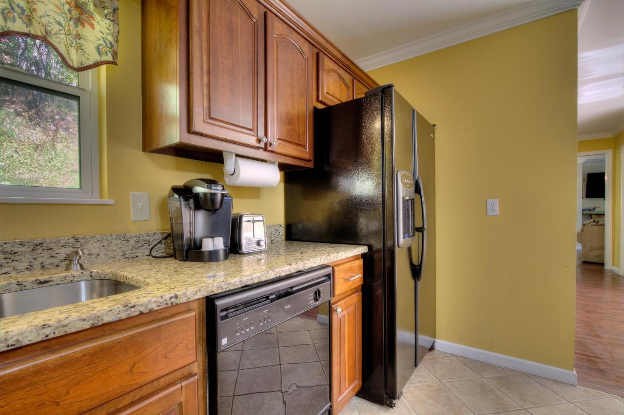 5Bedrooms*4King Beds*Outstanding Location*Hottub* Сев'єрвілл Екстер'єр фото