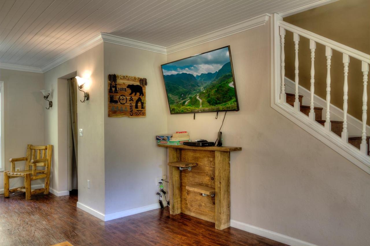 5Bedrooms*4King Beds*Outstanding Location*Hottub* Сев'єрвілл Екстер'єр фото
