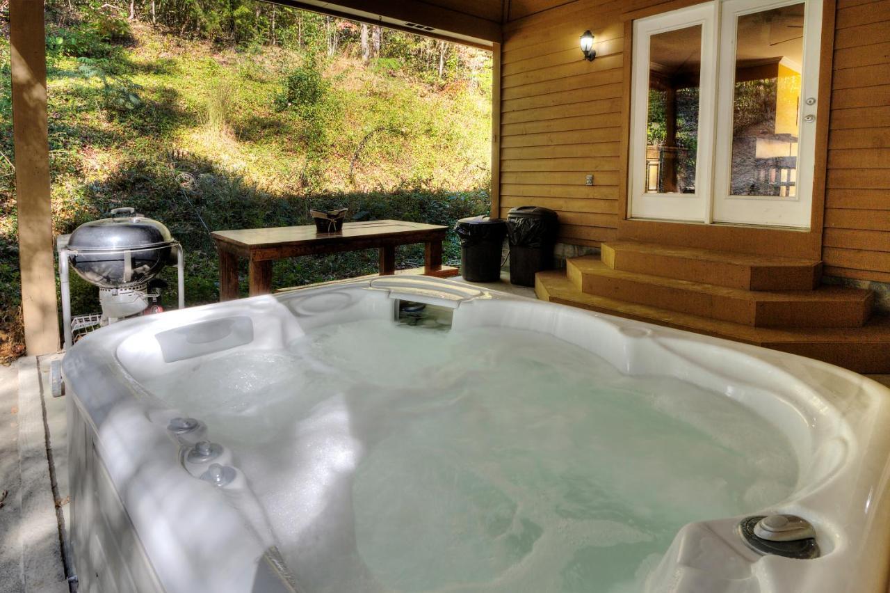 5Bedrooms*4King Beds*Outstanding Location*Hottub* Сев'єрвілл Екстер'єр фото