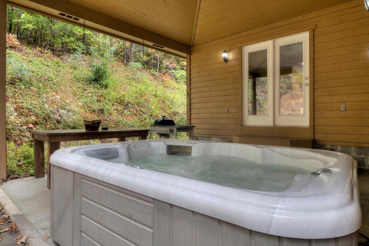 5Bedrooms*4King Beds*Outstanding Location*Hottub* Сев'єрвілл Екстер'єр фото